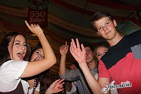 Volksfest-Party Neus&auml;&szlig;