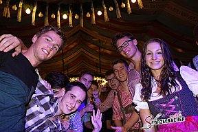 Volksfest-Party Neus&auml;&szlig;