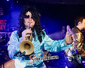 Saumarktball Spalt