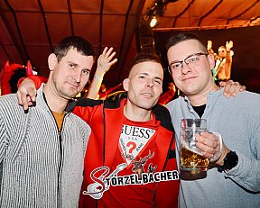 Saumarktball Spalt