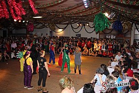 Saumarktball Spalt