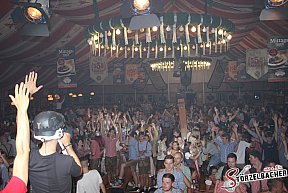Volksfest Neus&auml;ss