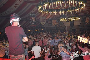Volksfest Neus&auml;ss
