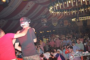 Volksfest Neus&auml;ss