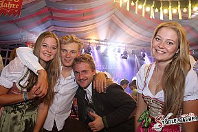Volksfest Neus&auml;ss