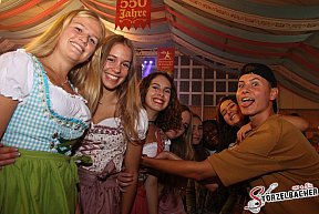 Volksfest Neus&auml;ss