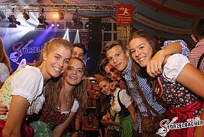 Volksfest Neus&auml;ss
