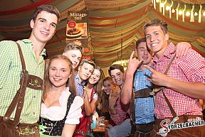 Volksfest Neus&auml;ss