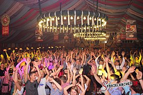 Volksfest Neus&auml;&szlig;