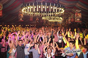 Volksfest Neus&auml;&szlig;