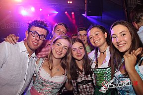 Volksfest Neus&auml;&szlig;