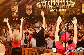 Volksfest in Neus&auml;ss