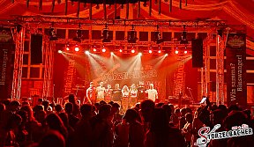 Volksfest in Neus&auml;ss