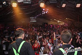 Saumarktball Spalt