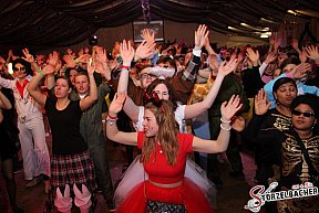 Saumarktball Spalt
